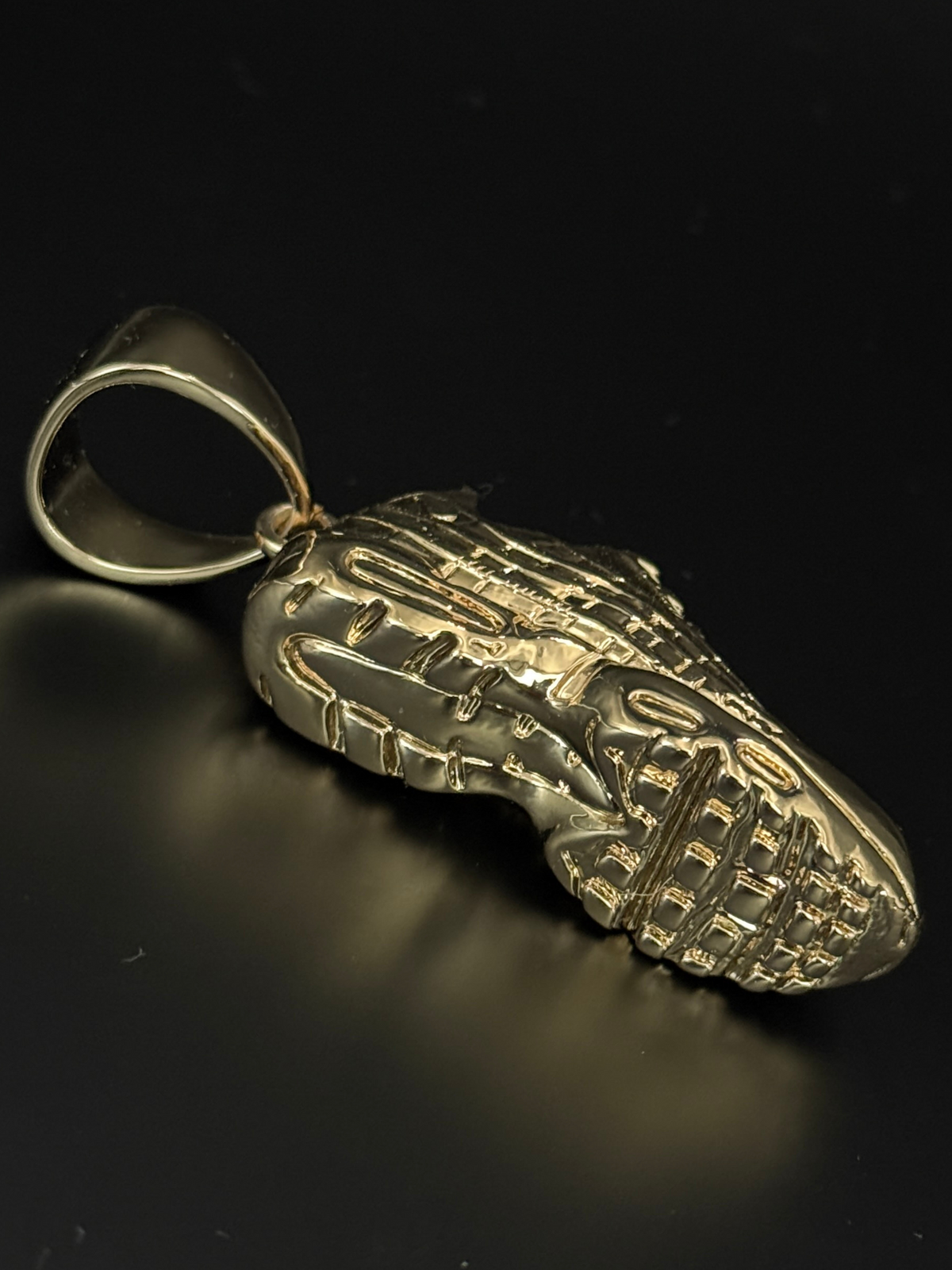 9ct Gold Filled AirMax 95 Trainer Pendant