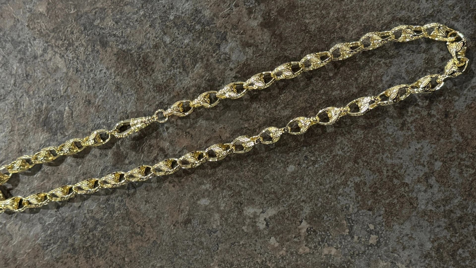 Jewellery Trends 2025: The Must-Have Gold Chains & Rings This Year