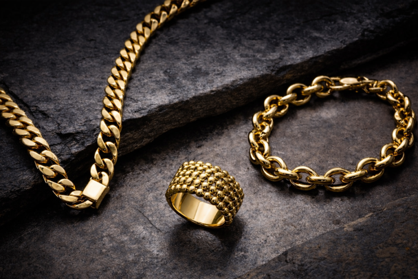 bold gold jewellery trends 2026