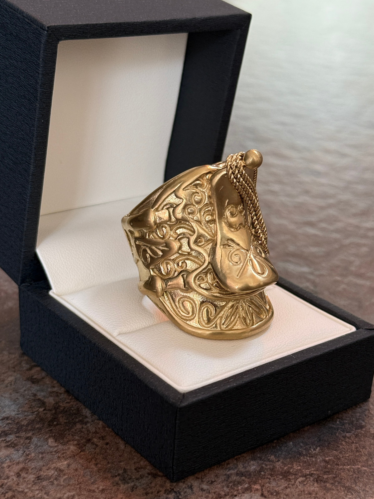 WORLDS BIGGEST -9ct Gold Filled Saddle Ring