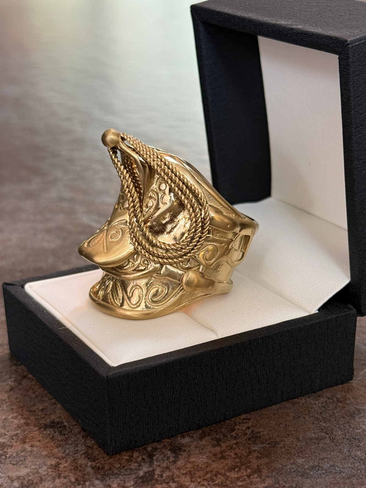 WORLDS BIGGEST -9ct Gold Filled Saddle Ring
