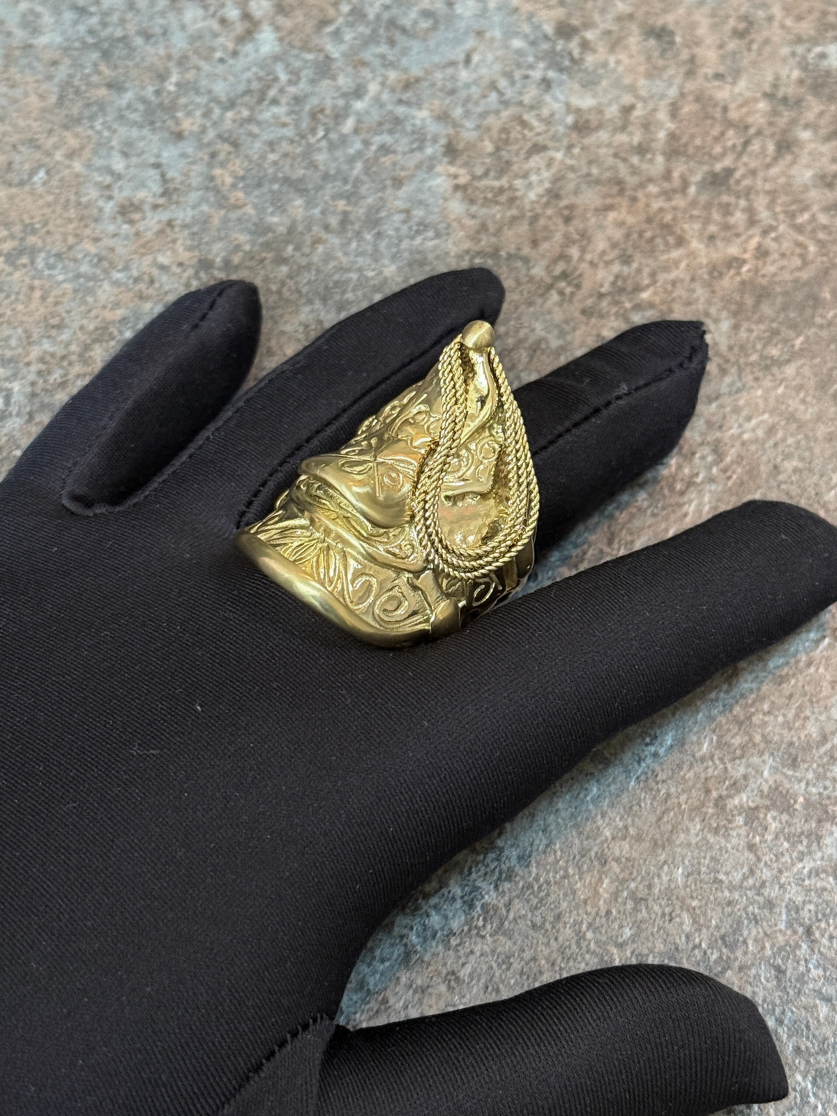 WORLDS BIGGEST -9ct Gold Filled Saddle Ring