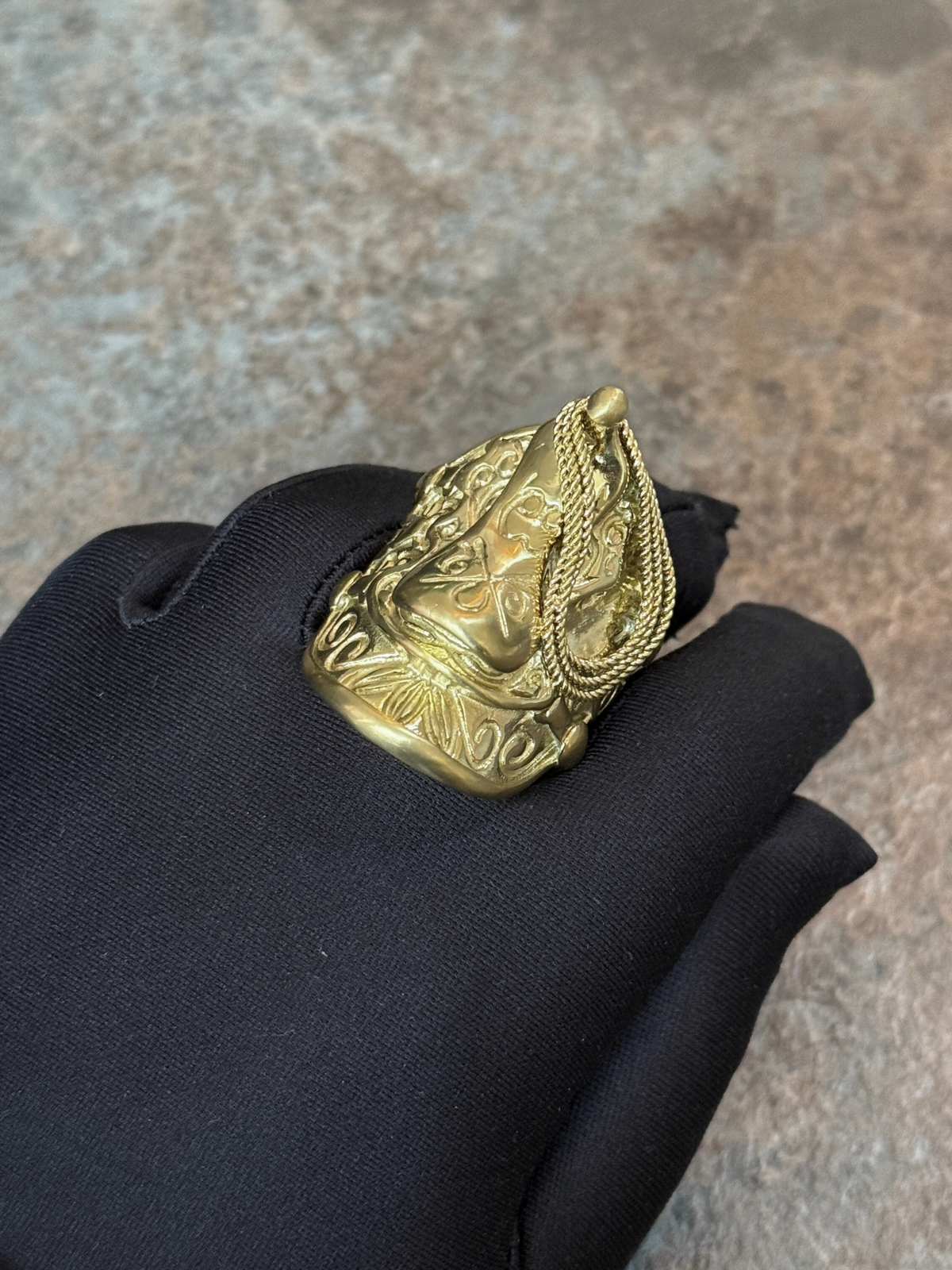 WORLDS BIGGEST -9ct Gold Filled Saddle Ring