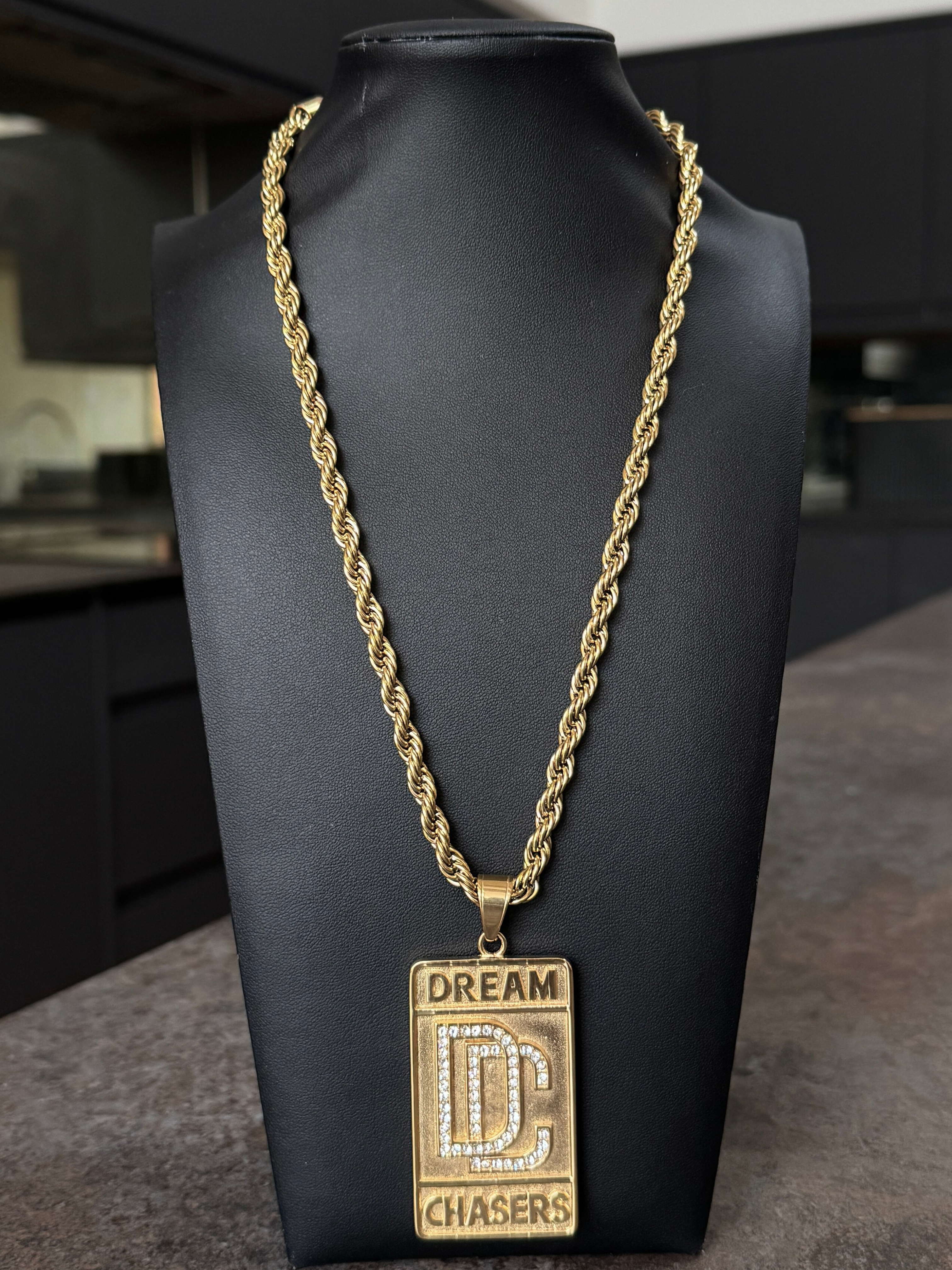 🎁 Gold Filled DreamChaser Pendant On A 6mm Rope Chain (100% off)