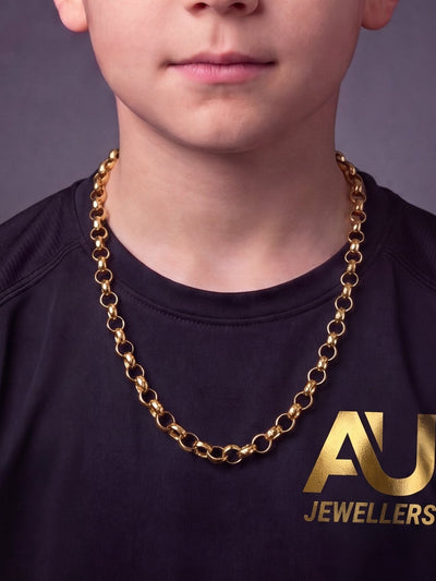 Kids 9ct Gold Filled Belcher Chain 10mm worn on model, close-up