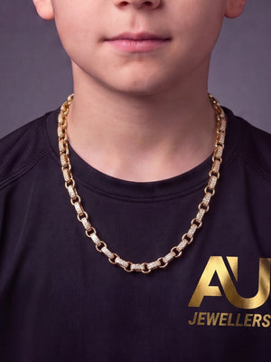 Kids 9ct Gold Filled Diamond Gypsy Link Belcher Chain 10mm worn on model, close-up