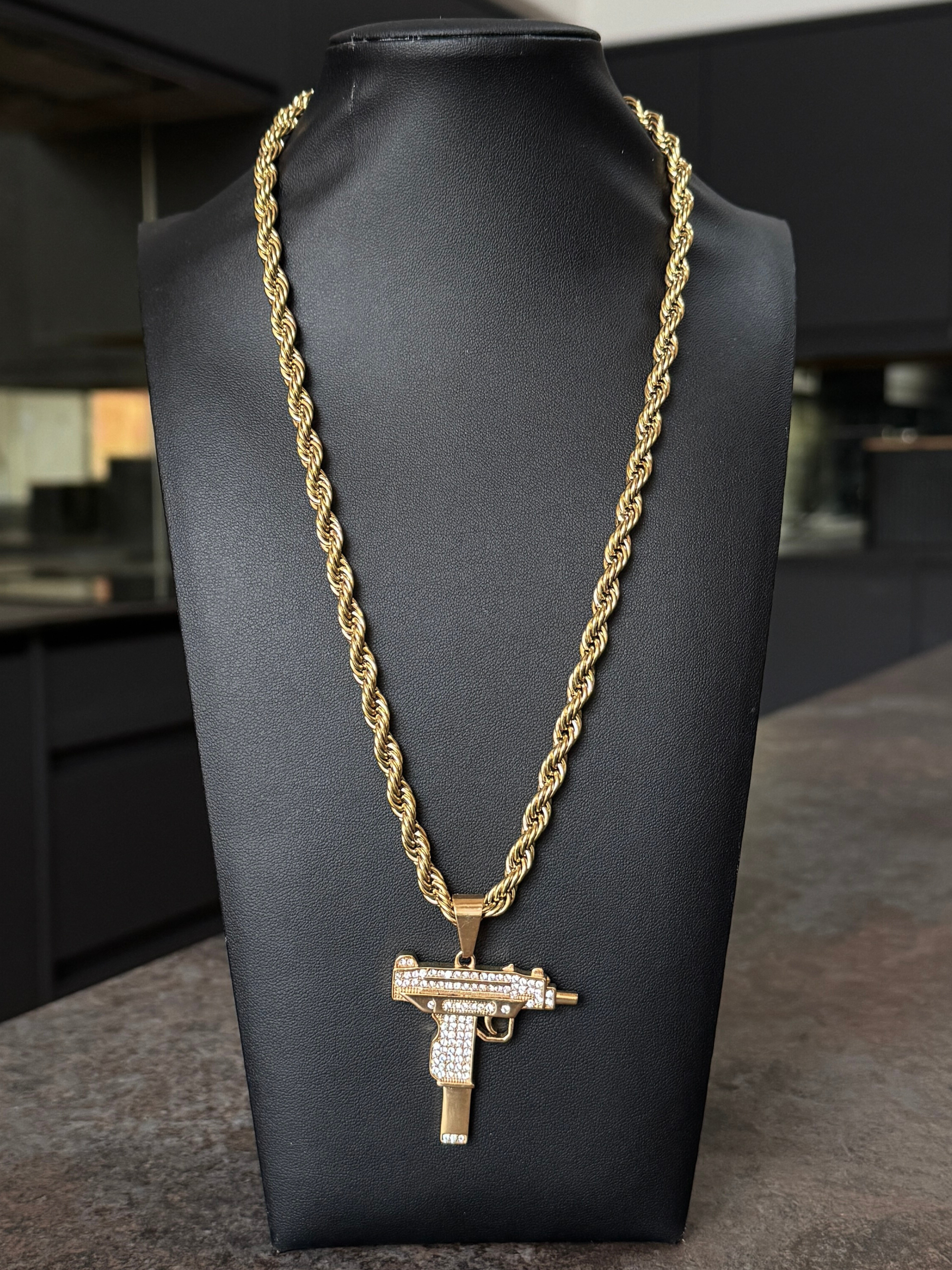 🎁 Gold Filled Uzi Pendant On A 6mm Rope Chain (100% off)